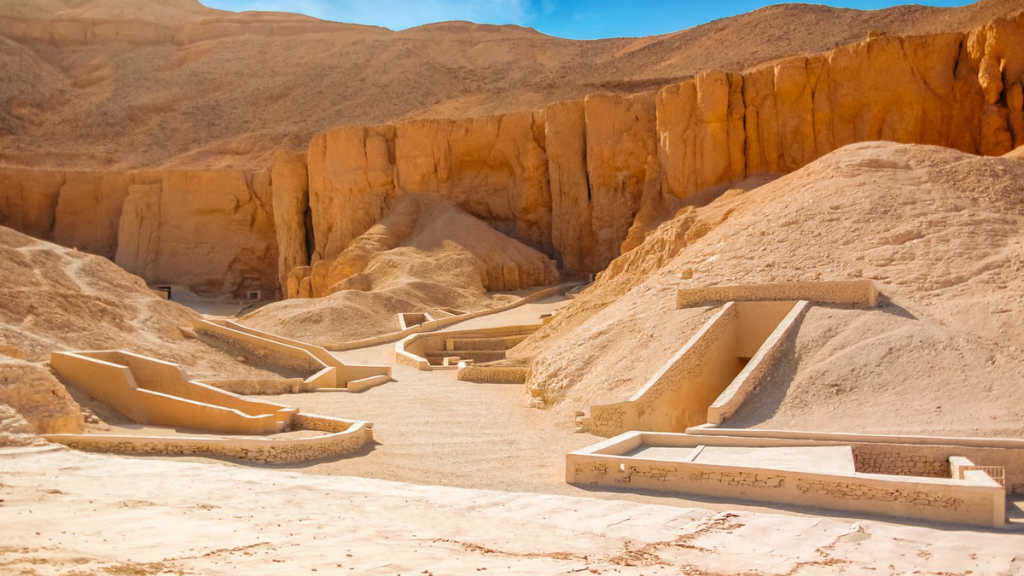 Valley of the Queens Valley of the Queens